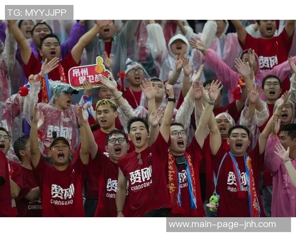 足球帅哥受的魅力与风采如何征服球迷心灵的故事